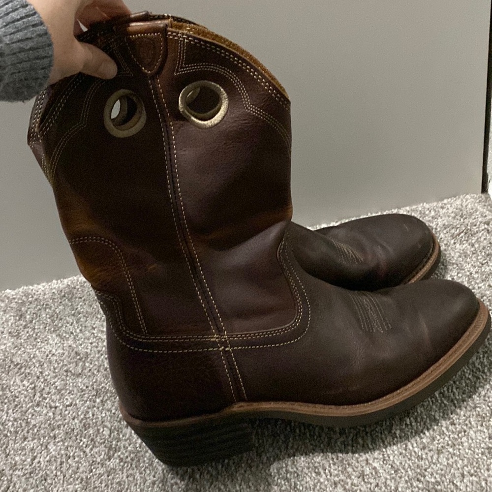Mens size 12 Ariat boots